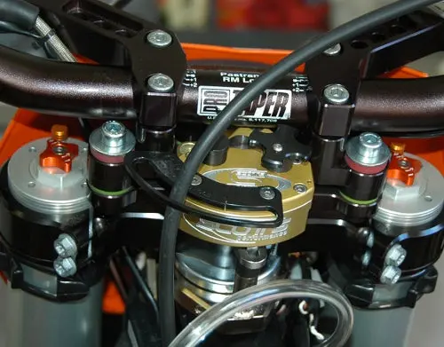 Scotts Sub Mount Stabilizer Kit – Rubber-Damped For Husqvarna Tx300I (2022) 1